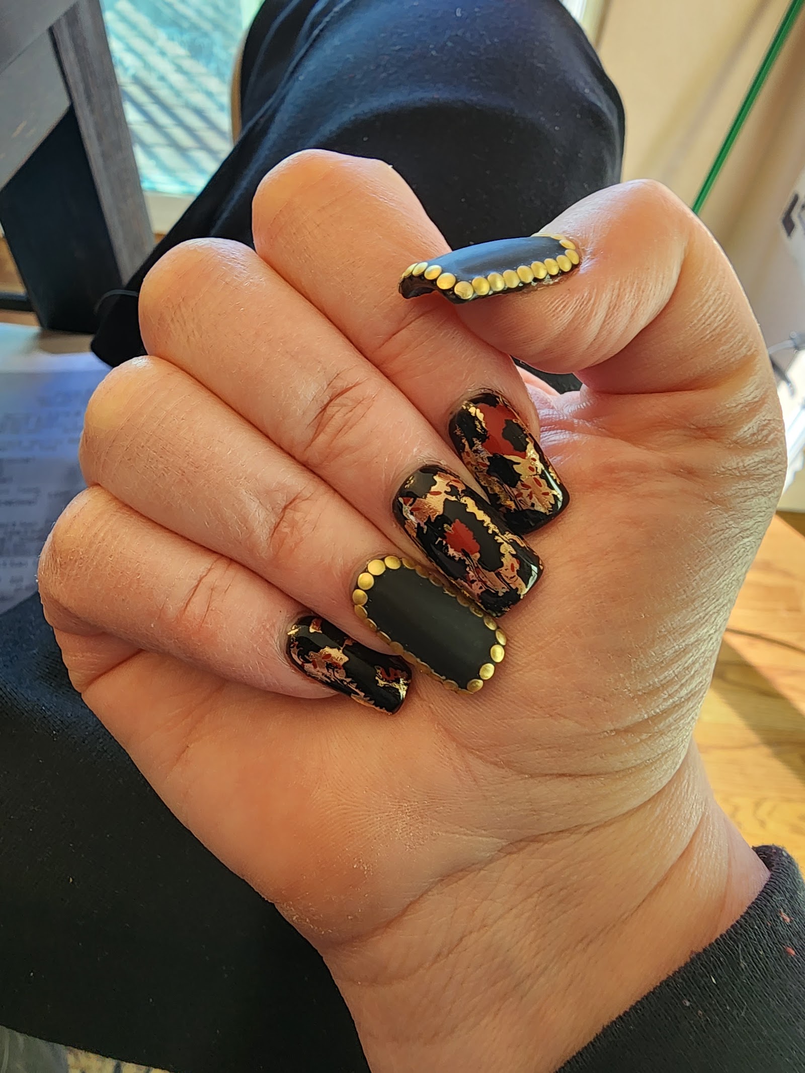 Bear Creek Nails logo
